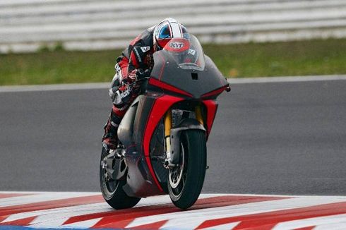 Adu Kebut Motor Listrik Ducati V21L Lawan Desmosedici