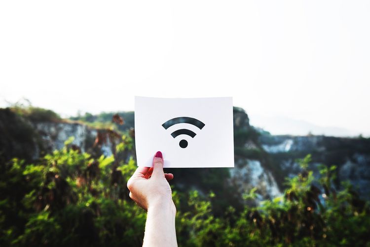 Cara langganan wifi Iconnet PLN dan update harga paketnya per bulan di seluruh Indonesia