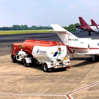 Layanan pengisian avtru oleh Pertamina Patra Niaga Regional Jawa Timur, Bali, dan Nusa Tenggara (Jatimbalinus).