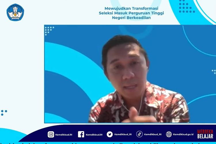 Moh Abdul Hakim, Dosen UNS saat menjelaskan TPS berpotensi Jaring Mutiara Terpendam. 