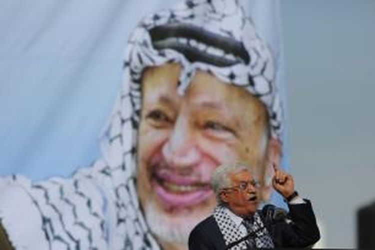 Presiden Palestina Mahmoud Abbas berpidato dalam peringatan 10 tahun wafatnya Yasser Arafat di Ramallah, Tepi Barat, Selasa (11/11/2014).