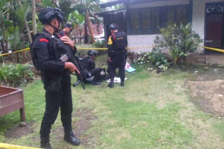 Bersih-bersih Gudang, Warga Purbalingga Temukan Granat Aktif dan Peluru