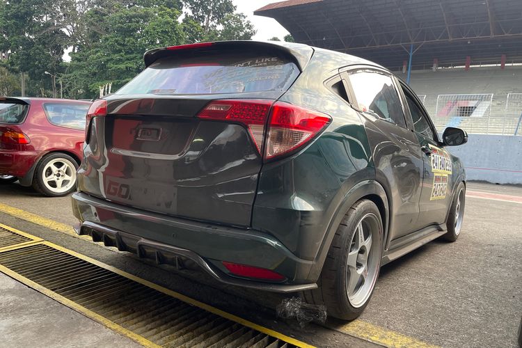 Modifikasi Honda HR-V jadi mobil untuk drag race