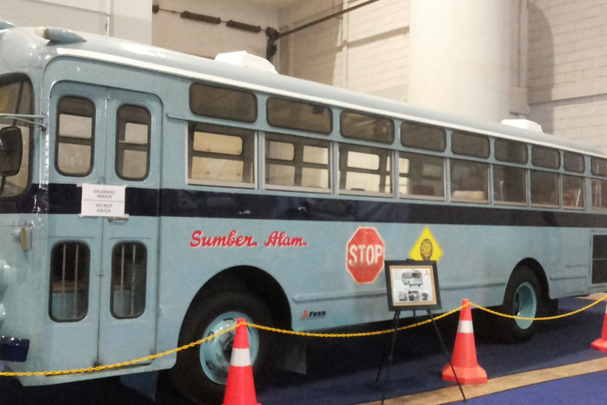 Mitsubishi Fuso R Series 470 lansiran 1963 milik PO Sumber Alam. Bus ini menjadi satu dari beberapa bus lawas yang dipamerkan di acara Indonesia Classic N Unique Bus (Incubus) 2018 di Hall B Jakarta International Expo, Kemayoran, Jakarta Pusat pada 22-24 Maret 2018.