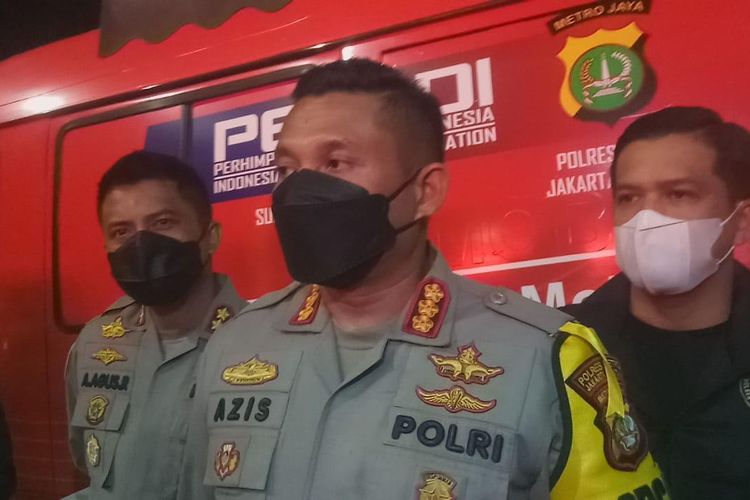 Kapolres Metro Jakarta Selatan, Kombes Pol Azis Andriansyah memberikan keterangan pers di Mapolres Metro Jakarta Selatan pada Kamis (5/8/2021) malam.