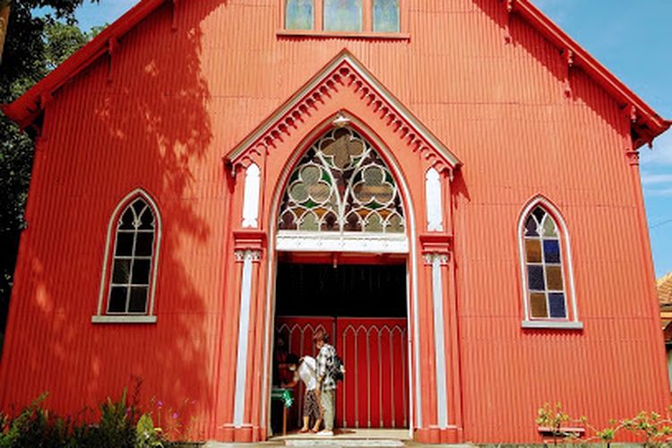 Tampak depan Gereja Merah di Kota Probolinggo.