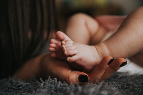 Ini Manfaat Ajaib Sentuhan Ibu untuk Tumbuh Kembang Si Kecil