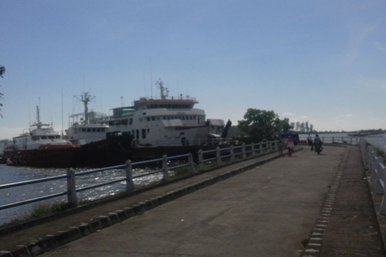 Kapal Ferry Pulo Telo yang melayani penyebrangan Kota Bengkulu-Pulau Enggano