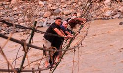 Tinjau Lokasi Bencana di Sumbar, Zulhas Minta Bantuan Pangan Ditambah 2 Kali Lipat