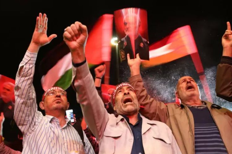 Ribuan warga Iran melakukan demonstrasi dan membawa bendera Palestina untuk mendukung Hamas dan perlawanan Palestina di Teheran, Iran, pada 7 Oktober 2023.