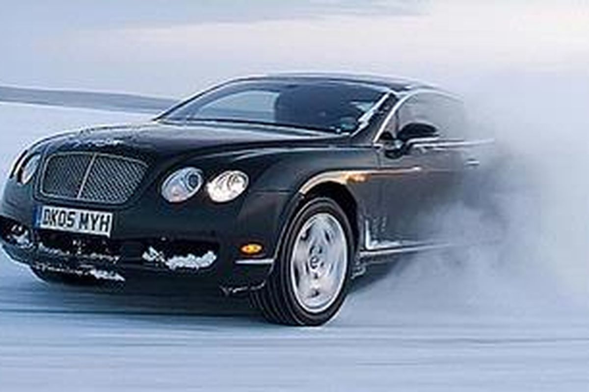 Bentley Continental GT, mobil baru James Bond