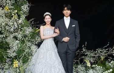 Lee Seung Gi dan Lee Da In menikah di Grand InterContinental Seoul Parnas, Samseong-dong, Gangnam-gu, Seoul, Korea Selatan, pada Jumat (7/4/2023) pukul 18.00 waktu setempat.
