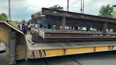 Truk Pengangkut Besi Baja Tersangkut di Rel, Jadwal Perjalanan KA Terganggu 2 Jam