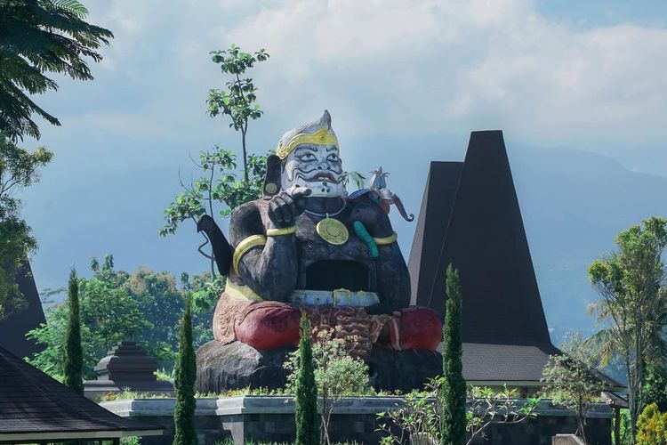 Patung Semar yang menjadi salah satu landmark ikonik di sepanjang jalan utama menuju Tawangmangu. 