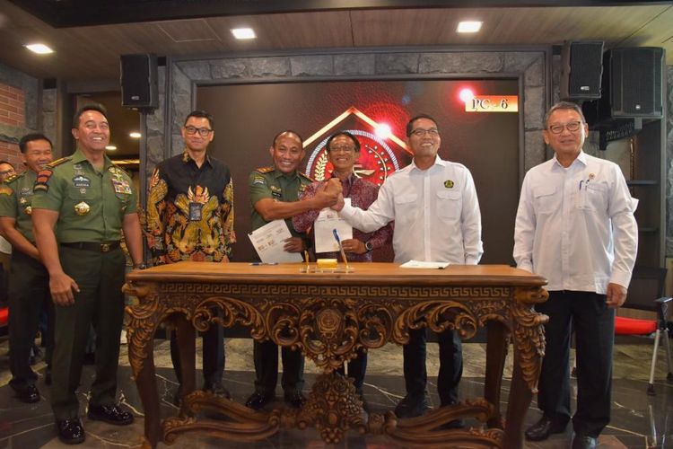 Direktorat Jenderal (Ditjen) Energi Baru, Terbarukan dan Konservasi Energi (EBTKE), PT Perusahaan Listrik Negara (Persero) (PLN), dan Komando Utama Operasi Tentara Nasional Indonesia (TNI) sepakat menandatangani Perjanjian Kerja Sama (PKS).