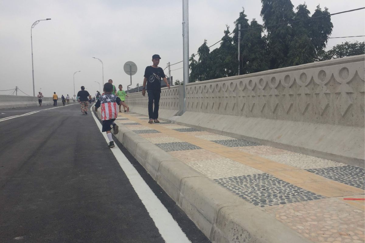 Pemprov DKI Jakarta resmi melakukan uji coba flyover  atau Jalan Layang Bintaro di Jakarta Selatan, Selasa (6/3/2018).  