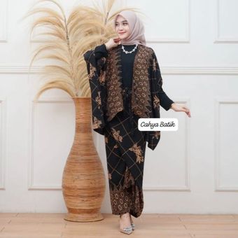 Produk Set Cardigan Kebaya dari Cahya Batik, diambil dari Shopee.com
