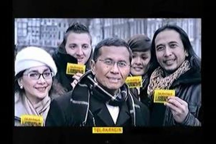Seperti ditayangkan di Youtube, Menteri BUMN Dahlan Iskan menjadi bintang iklan salah satu produk jamu. Iklan ini beredar di televisi. Sementara itu, Dahlan Iskan juga pernah menyampaikan kesiapannya untuk menjadi calon presiden.