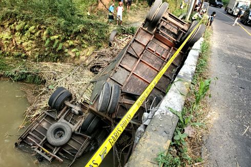 Dalam Sepekan, 5 Truk Tebu Terguling di “Jalur Neraka” Perbukitan Blitar, Ini Penyebabnya