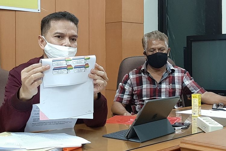 Kuasa Hukum PT Bhumi Empon Mustiko, Leo Tukan (kanan) dan Pengacara Dwi Heru Wismanto (kiri) saat ditemui di kantornya.