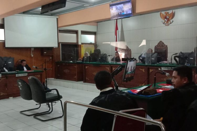 Suasana sidang lanjutan kasus robot trading Auto Trade Gold (ATG) dengan terdakwa Dinar Wahyu Septian Dyfrig alias Wahyu Kenzo dkk di Pengadilan Negeri (PN) Kelas I A Malang pada Rabu (13/9/2023). 