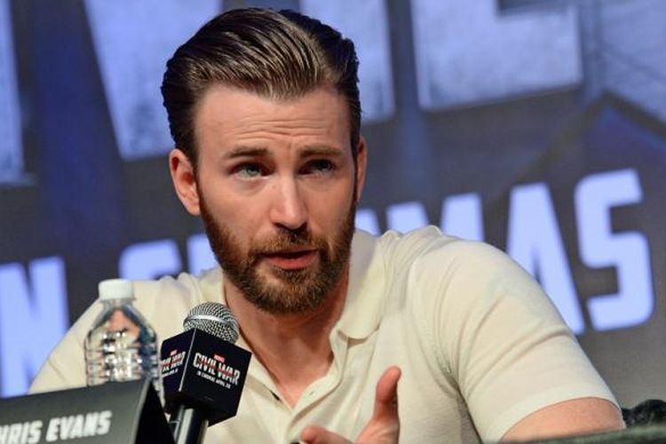 Aktor Chris Evans menghadiri konferensi pers film Captain America: Civil War di Marina Bay Sands, Singapura, Kamis (21/4/2016).