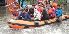 Tinjau Banjir di Manggala, Danny Pomanto: Seluruh Pengungsi Harus Tertangani dengan Baik