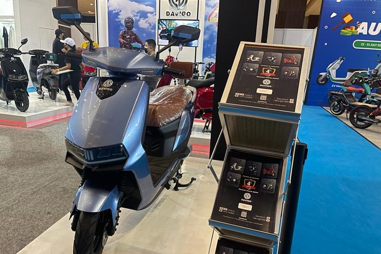 Khusus untuk roda dua, Periklindo Electric Vehicle Show (PEVS) 2022  diikuti 12 merek motor listrik. Mulai dari Benelli, Keeway, Davigo, Erolis, Gesits, Niu, Nozomi, Rakata, Regen, Selis, Smoot, danTrolis.