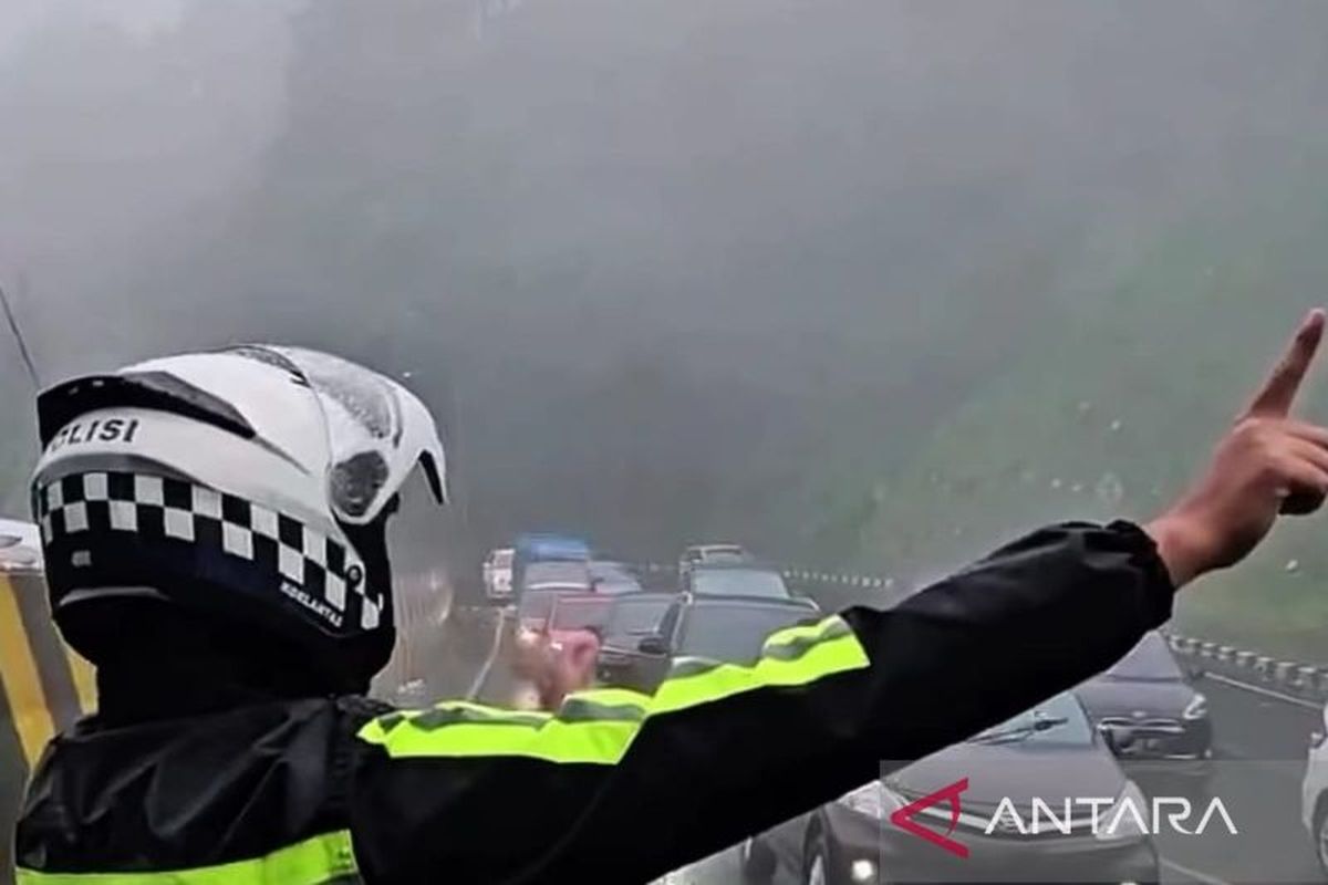 Puncak-Cianjur Menuju Bogor Makin Macet, Petugas Terapkan Sistem Satu Arah