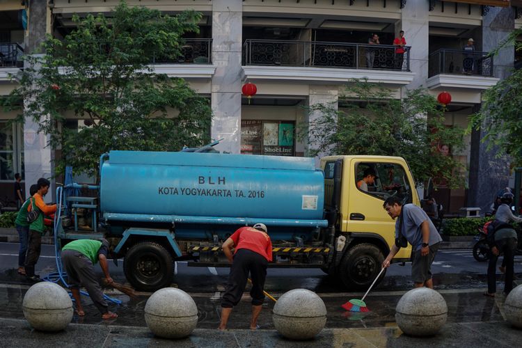 Selasa Wage, Hari untuk Bersih-bersih Malioboro