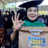 Nenek 69 Tahun Bangga Diwisuda di Sekolah Orangtua Hebat, Belajar 
