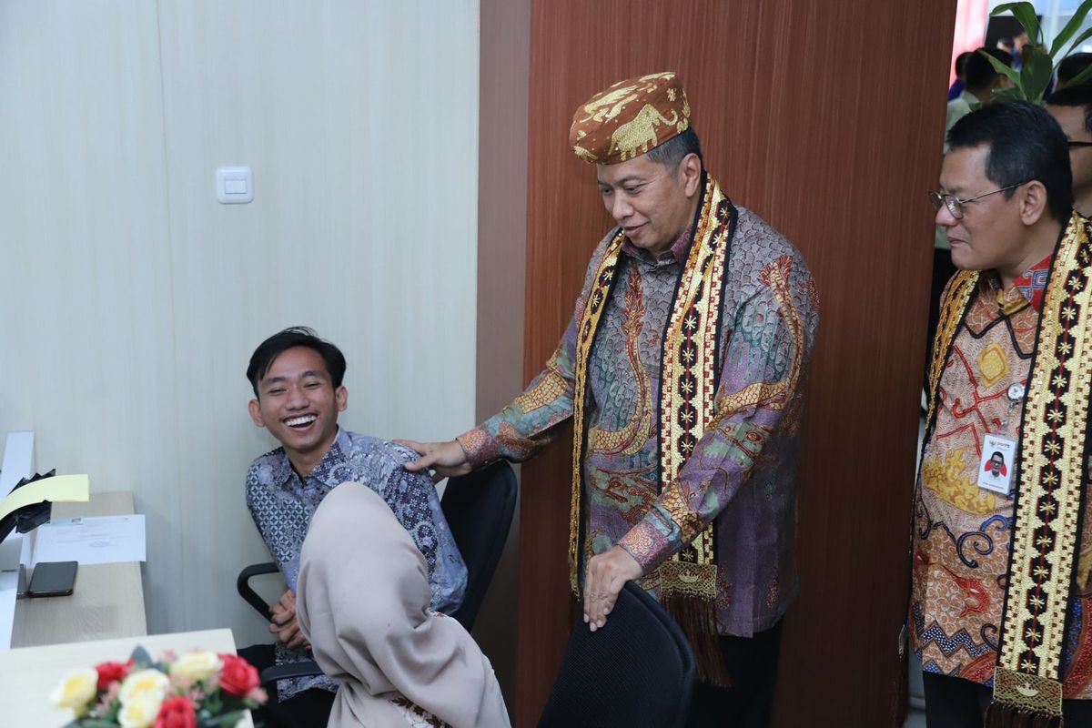Wakil Menteri Pendayagunaan Aparatur Negara dan Reformasi Birokrasi (Wamen PANRB) Purwadi Arianto saat meninjau Mal Pelayanan Publik (MPP) Lampung, Kamis (24/7/2025).