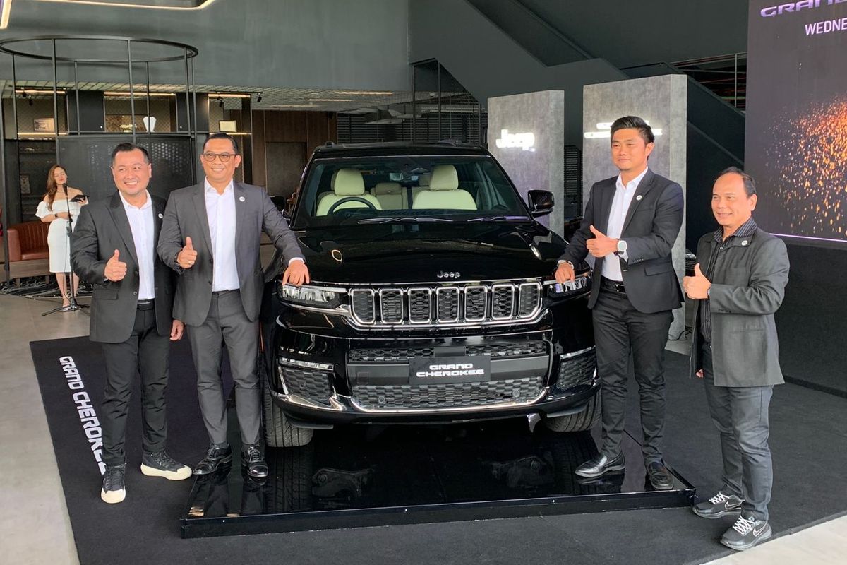 Jeep Grand Cherokee generasi kelima hadir di Indonesia dengan harga mulai Rp 1,7 miliar