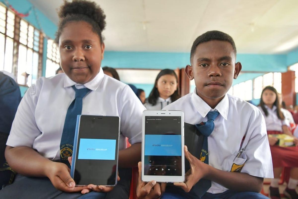 Program digitalisasi sekolah di Provinsi Papua. 