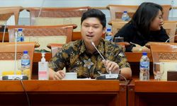 Anggota Komisi I DPR Dukung Rencana KSAD Dudung Prioritaskan Santri Jadi TNI