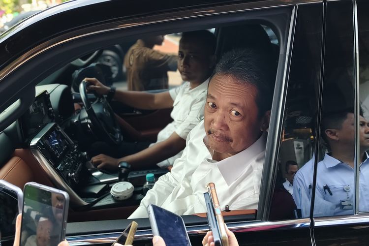 Nelayan Minta Harga BBM Lebih Murah, Trenggono Sambangi Airlangga