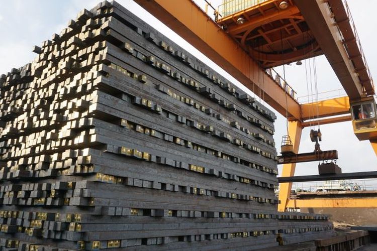 Bhirawa Steel memproduksi baja tulangan beton dan terlibat di berbagai proyek gedung di Indonesia dan juga Proyek Strategis Nasional (PSN), seperti Jalan Tol Trans Sumatera dan sirkuit MotoGP Mandalika di Nusa Tenggara Barat.