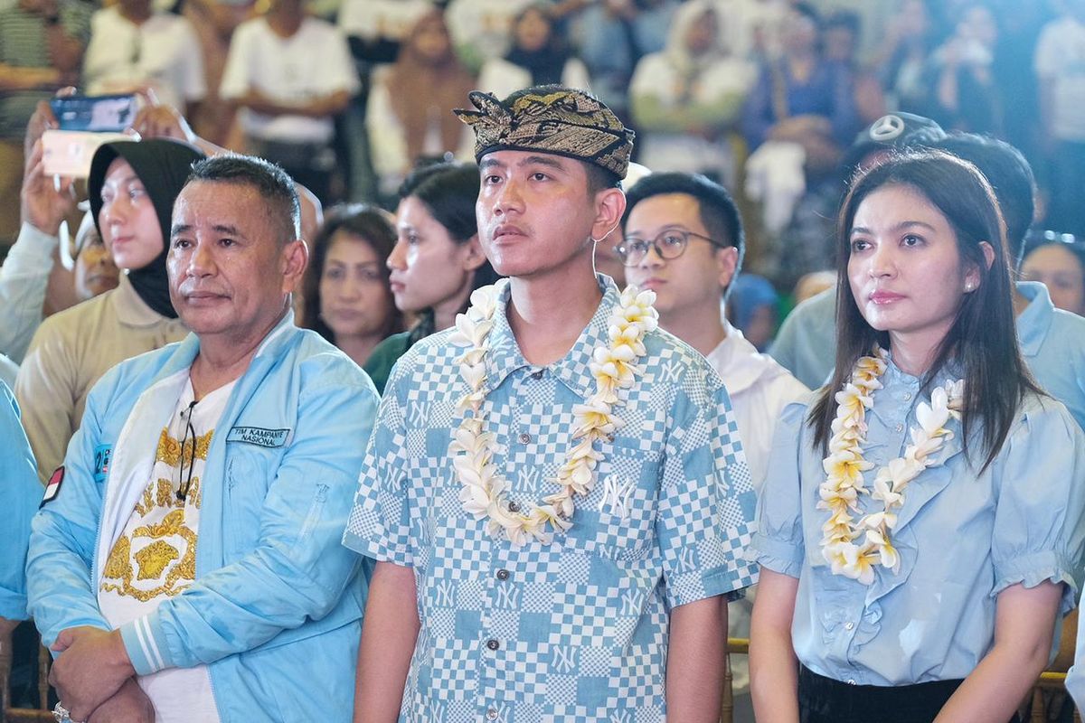 Calon wakil presiden (cawapres) pasangan calon (paslon) Nomor Urut 2, Gibran Rakabuming Raka dalam acara Deklarasi Dukungan Satu Putaran di Gelanggang Olahraga (GOR) Basket Ngurah Rai, Denpasar.