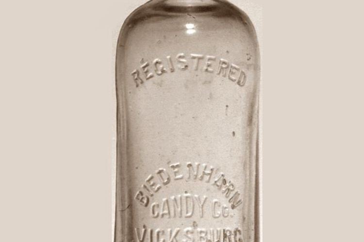 Botol pertama Biedenharn untuk Coca-Cola