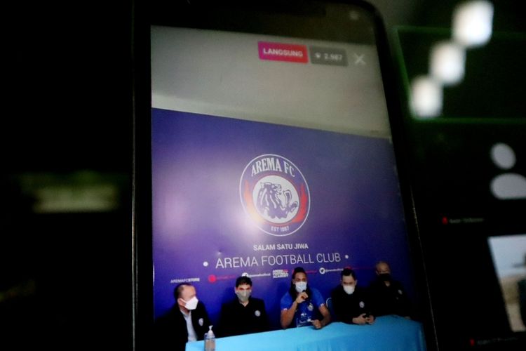 Perkenalan pemain asing Arema FC Carlos Fortes melalui Live Instagram, Senin (12/7/2021) siang.