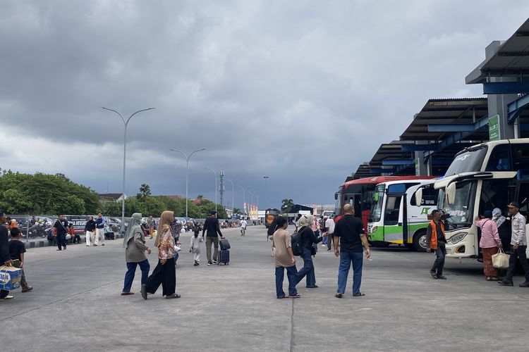 Puncak Arus Balik Lebaran, Penumpang di Terminal Arjosari Malang Naik hingga 100 Persen