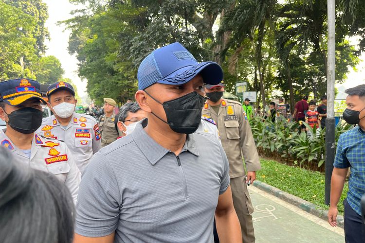 Abu Vulkanik Anak Krakatau Sampai Bogor, Pemkot Imbau Warga Gunakan Masker Saat Bepergian