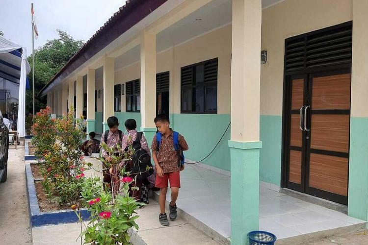 Gedung SDN Seba di Kecamatan Cikeusal, Kabupaten Serang, Banten selesai dibangun setelah gedung lamanya terkena dampak pembangunan tol Serang-Panimbang