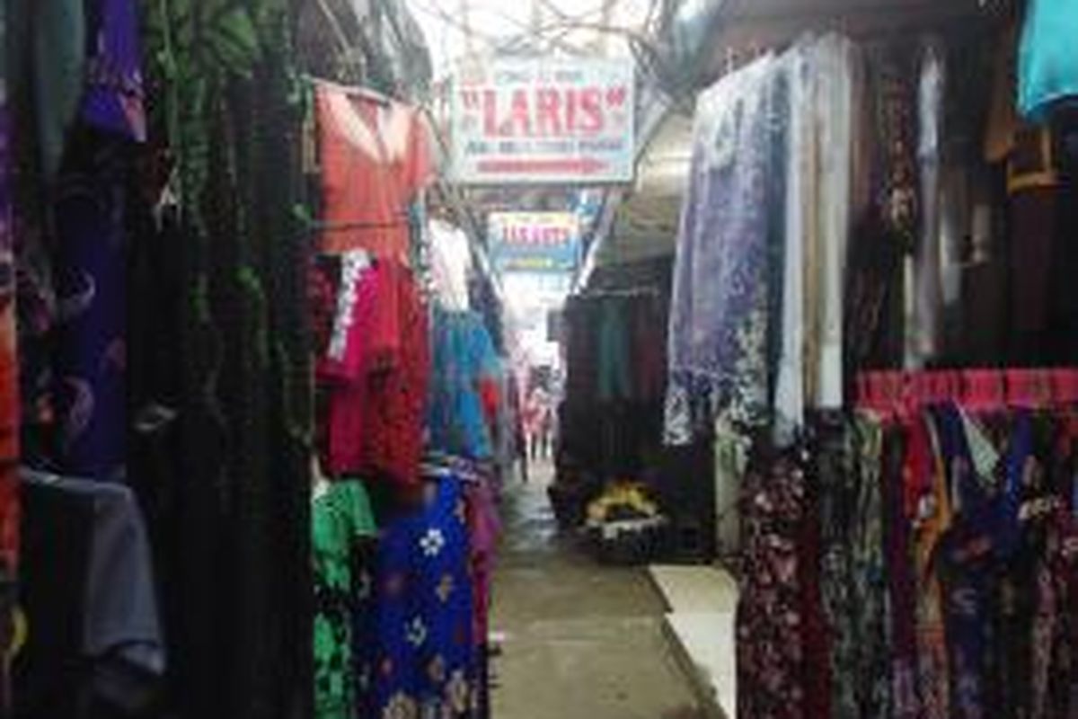 Salah satu sudut Pasar Karang Anyar yang dikelola PD Pasar Jaya, Selasa (15/9). Tidak hanya diperuntukkan pada pedagang sembako tapi juga untuk pedagang tekstil