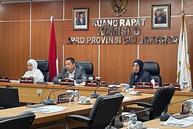 Suasana saat Komisi D DPRD DKI Jakarta menggelar rapat beragendakan anggaran pembebasan tanah tahun 2023, Rabu (1/2/2023).