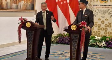 Singapore's Foreign Minister Honors Thousands of Indonesian Firefighters