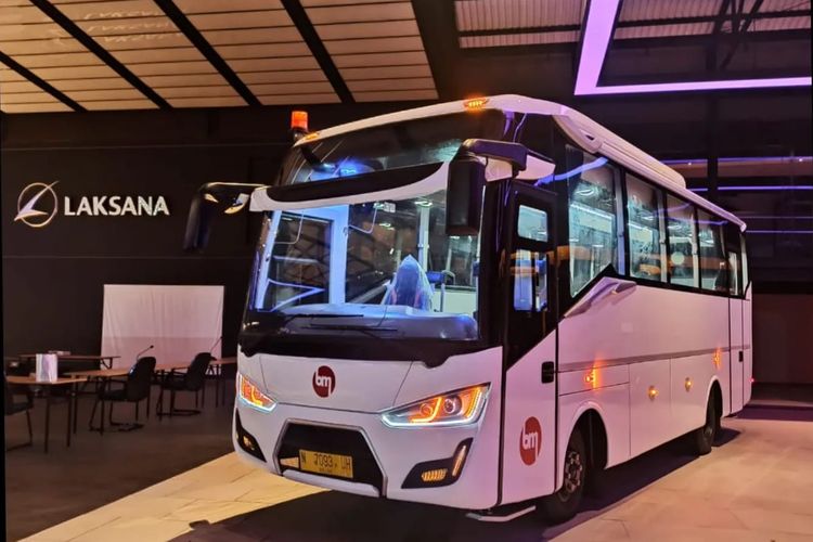 Bus baru PO Bagong pakai bodi Tourista S Double Glass