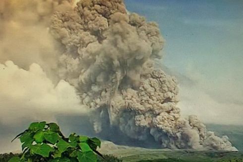 UPDATE Erupsi Semeru, Status Naik Jadi Awas dan Hujan Abu di Kabupaten Malang