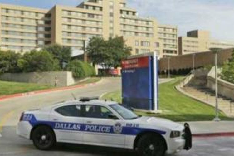 Pasien ebola pertama AS dirawat di ruang isolasi RS Texas Presbyterian, Dallas.