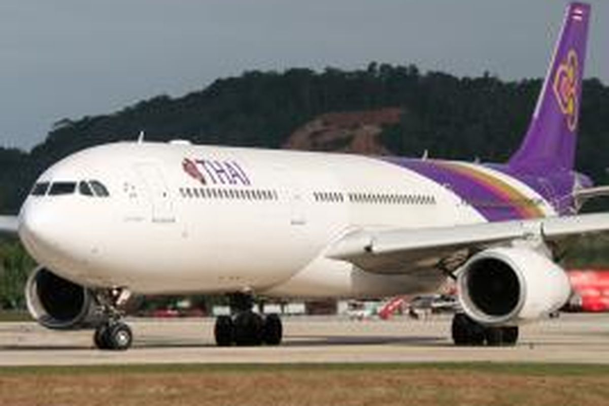 Pesawat jenis A 330-300 Thai Airways seperti ini yang tergelincir di Bandara Suvarnabhumi, Bangkok pada Senin (9/9/2013) dini hari dari Guangzhou, China.